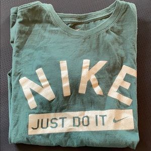 Nike T-shirt